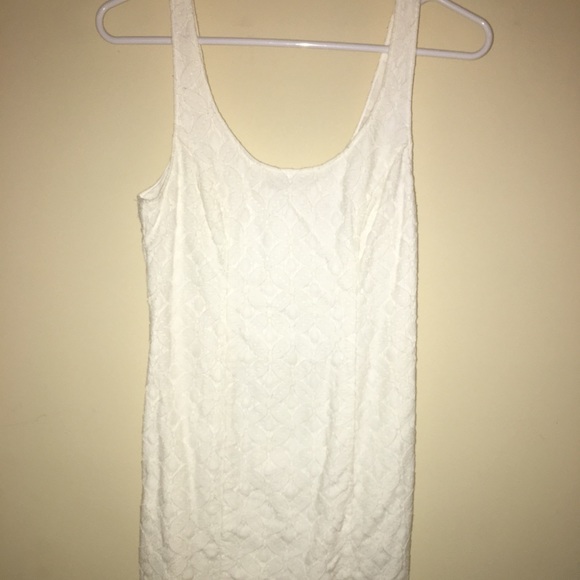 White dress - Picture 1 of 2